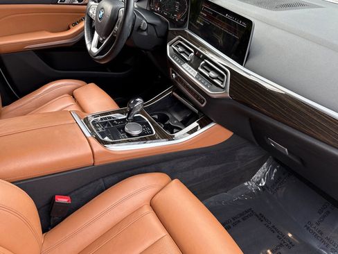 Used 2019 BMW X5 xDrive40i w/ Premium Package image 16