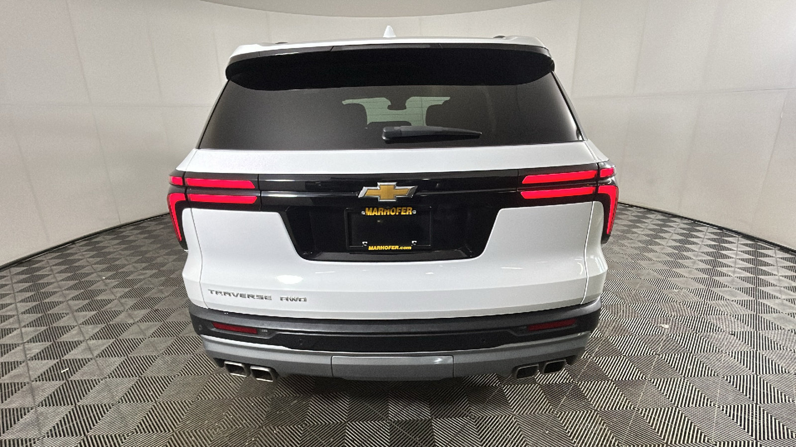 Used 2025 Chevrolet Traverse LT AWD/4WD image 4