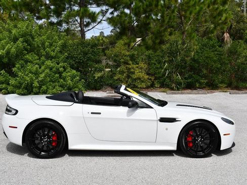 Used 2017 Aston Martin V12 Vantage S RWD image 36