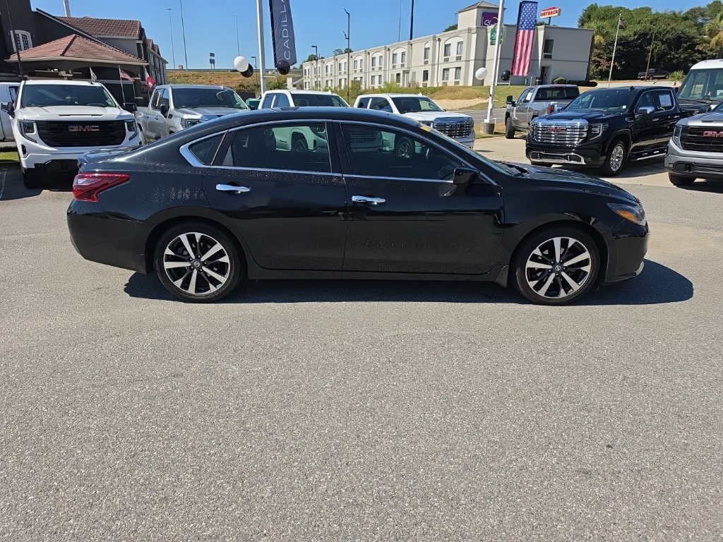 Used 2017 Nissan Altima 2.5 SR FWD image 8