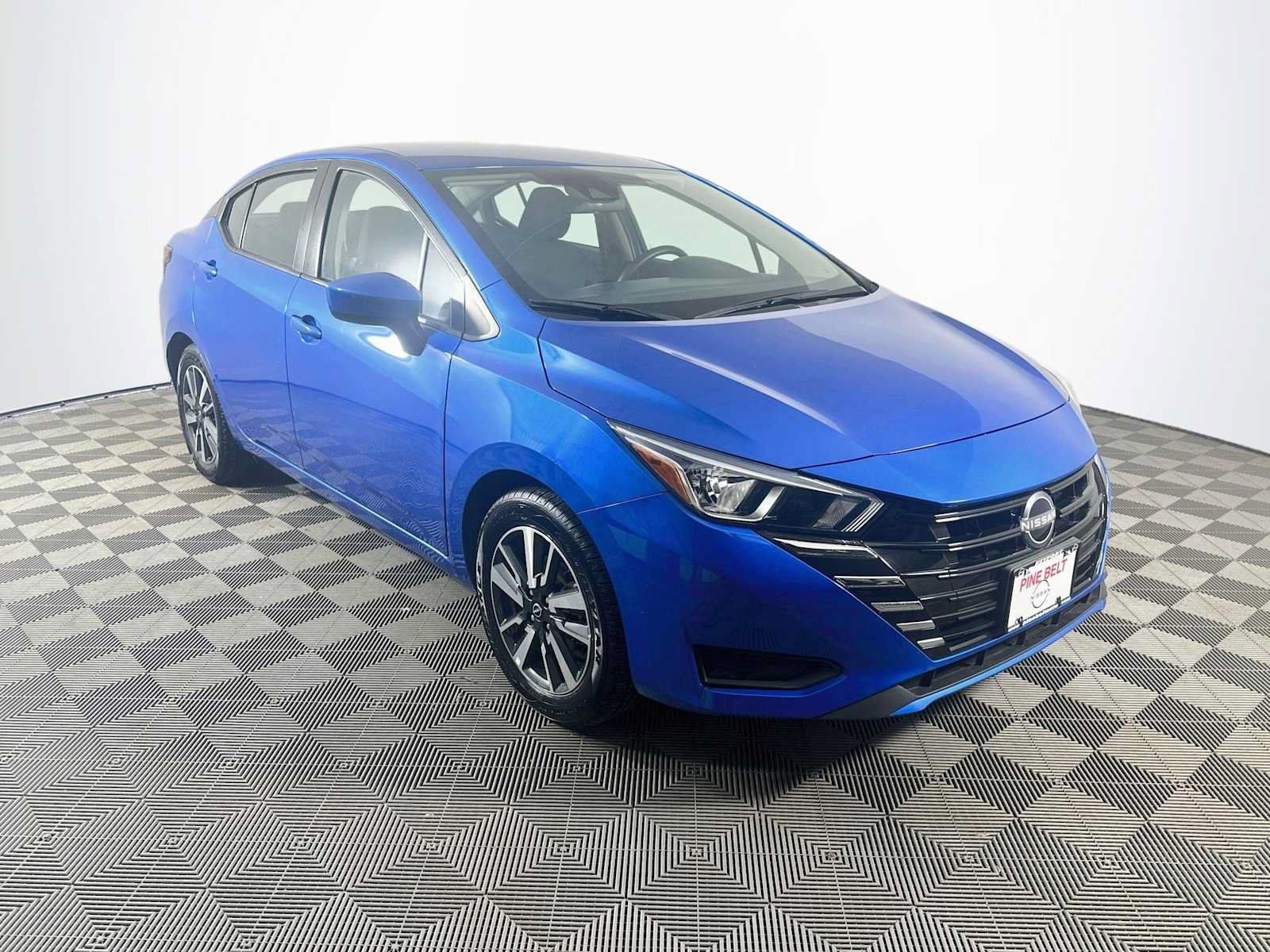 Used 2024 Nissan Versa SV FWD image 3