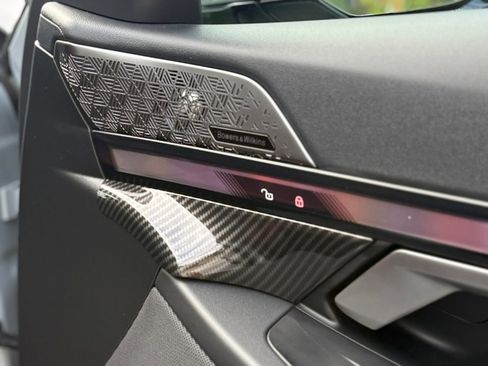 Used 2024 BMW i5 eDrive40i w/ Executive Package image 16