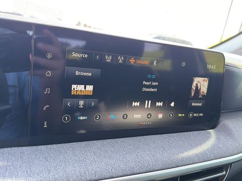 Used 2025 Nissan Kicks SV FWD image 23
