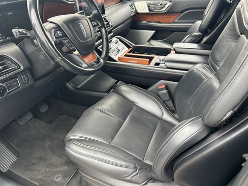 Used 2018 Lincoln Navigator L Reserve w/ Technology Package AWD/4WD image 9