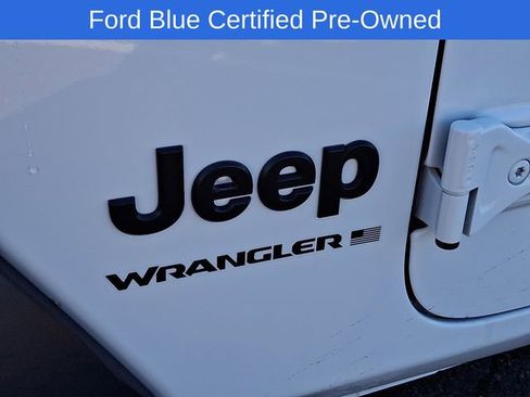 Used 2024 Jeep Wrangler Sport image 31