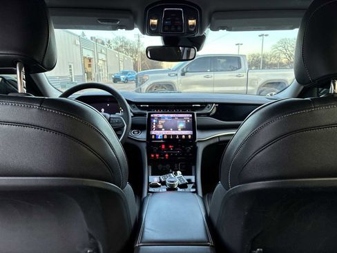 Used 2022 Jeep Grand Cherokee Limited 4xe image 21