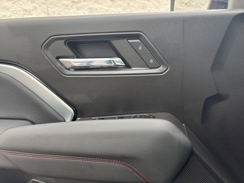 Used 2023 Chevrolet Colorado Z71 w/ Z71 Convenience Package 2 image 16