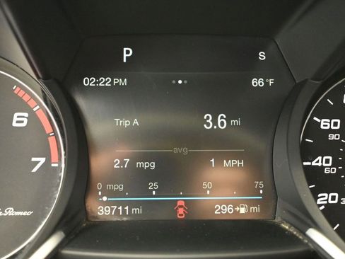 Used 2018 Alfa Romeo Giulia AWD image 31