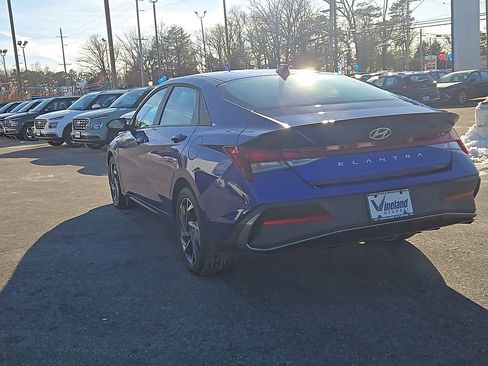 Used 2025 Hyundai Elantra Sport image 7