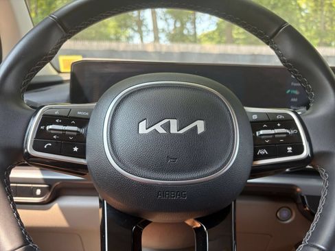 Used 2026 Kia Carnival FWD image 29