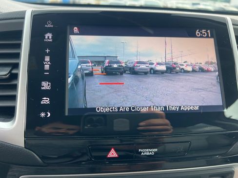 Used 2018 Honda Pilot Touring image 38