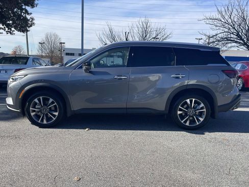 Certified 2025 INFINITI QX60 Luxe image 2