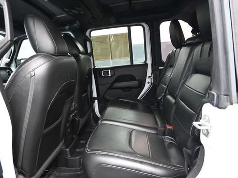 Used 2021 Jeep Wrangler Unlimited Sahara AWD/4WD image 8