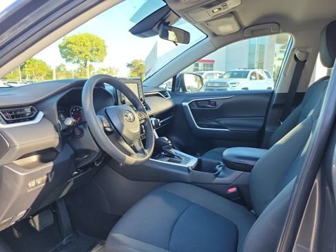 Used 2022 Toyota RAV4 LE image 12