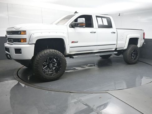 Used 2019 Chevrolet Silverado 2500 LTZ w/ Duramax Plus Package image 4