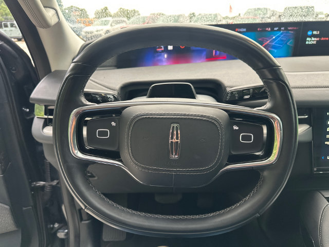 Used 2025 Lincoln Navigator Reserve AWD/4WD image 30