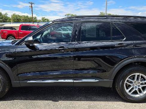 Certified 2025 Ford Explorer Active image 2