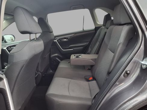 Used 2025 Toyota RAV4 XLE FWD image 22