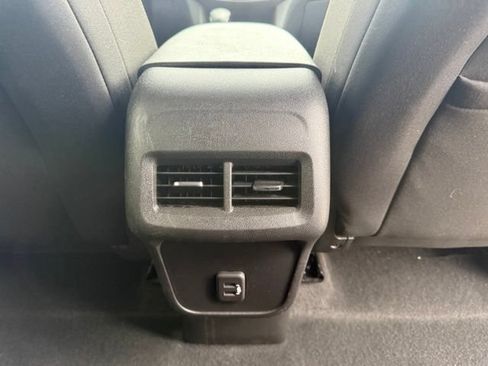 Used 2023 Chevrolet Equinox LT AWD/4WD image 15