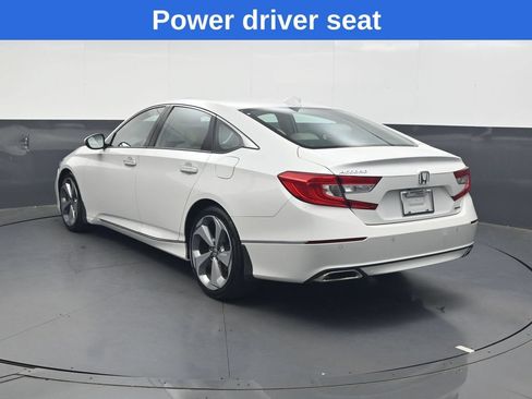 Used 2018 Honda Accord Touring image 6