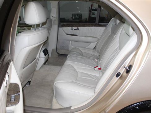 Used 2002 Lexus LS 430 RWD image 29