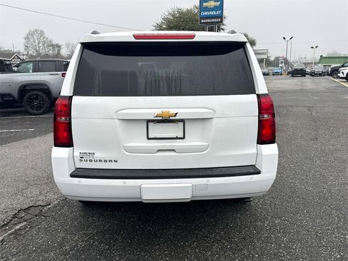 Used 2017 Chevrolet Suburban LT w/ LT Signature Package image 6