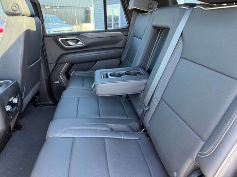 Used 2023 GMC Yukon SLT w/ SLT Luxury Package AWD/4WD image 33