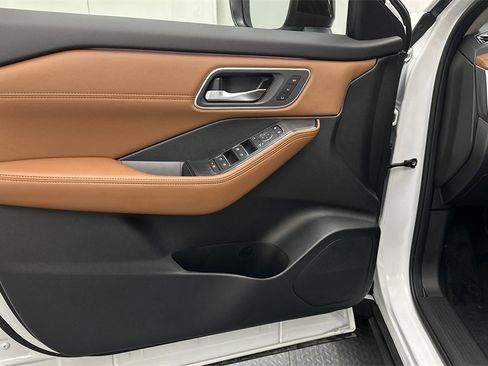 New 2026 Nissan Rogue Platinum w/ Platinum Premium Package image 17