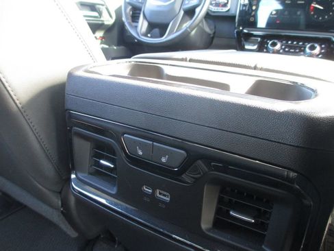 Used 2023 GMC Sierra 1500 AT4 w/ Technology Package AWD/4WD image 28
