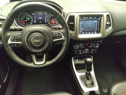 Used 2018 Jeep Compass Latitude w/ Popular Equipment Group FWD image 22