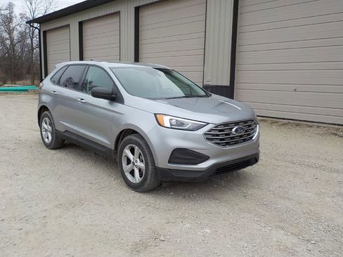 Used 2021 Ford Edge SE image 3
