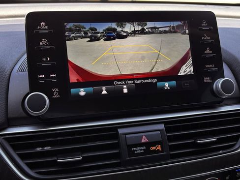 Used 2022 Honda Accord Touring image 19