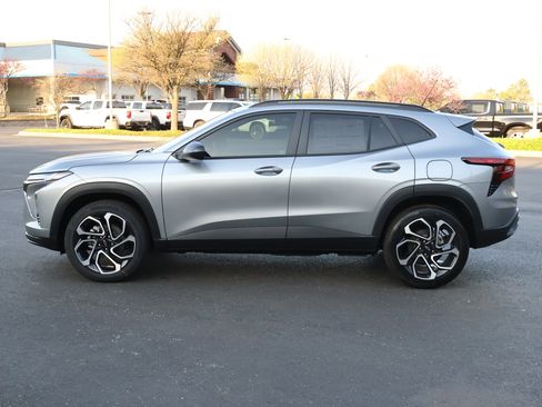 New 2026 Chevrolet Trax RS w/ Sunroof Package FWD image 28