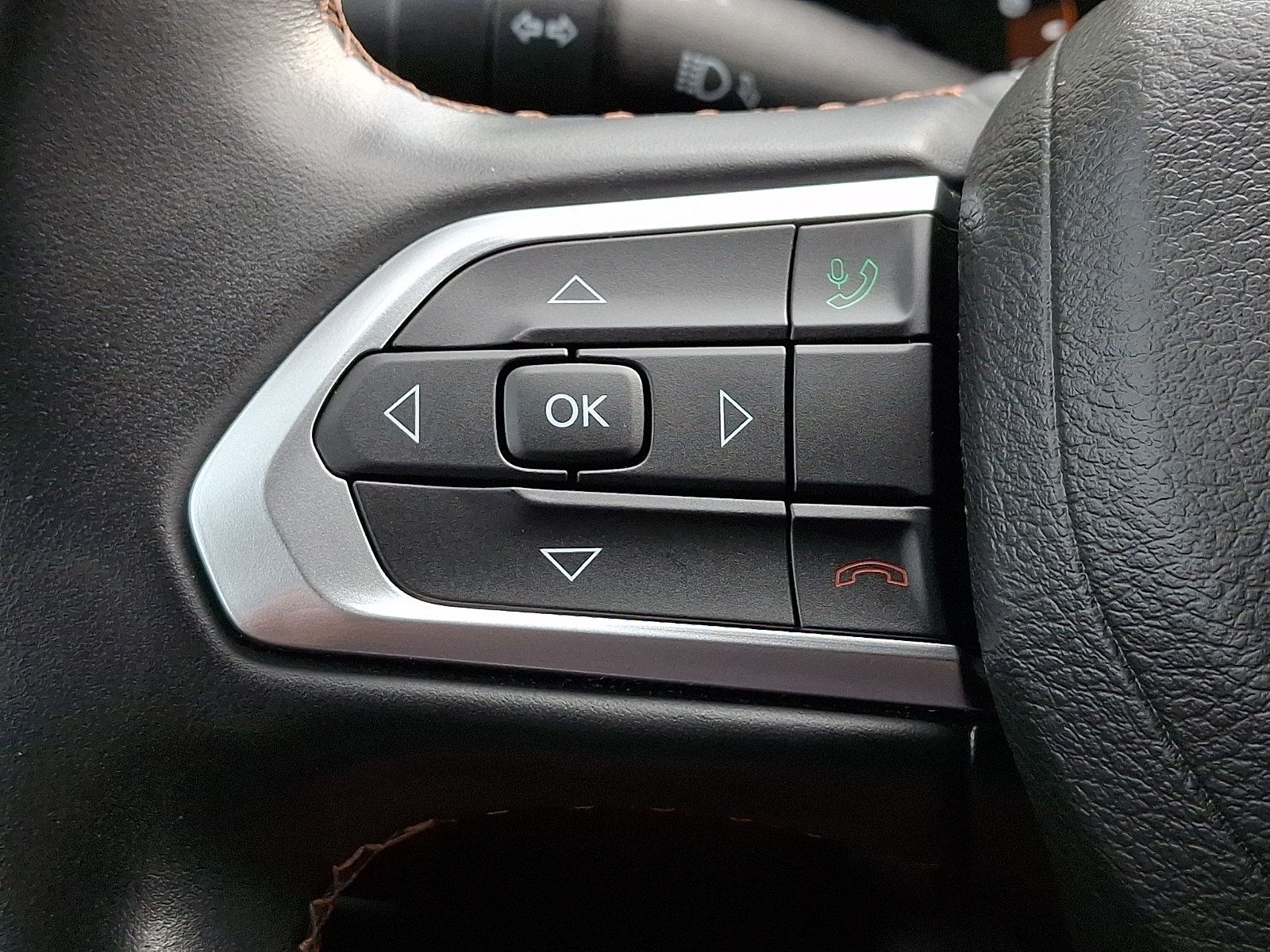 Certified 2022 Jeep Compass Limited w/ Sun and Sound Group AWD/4WD image 22