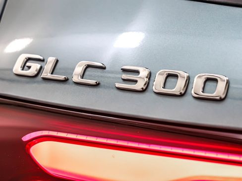 New 2026 Mercedes-Benz GLC 300 image 9