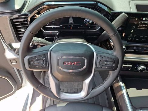 Used 2025 GMC Sierra 2500 SLT w/ SLT Premium Package AWD/4WD image 19