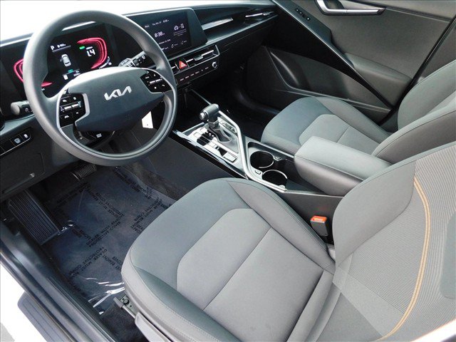 Used 2025 Kia Niro LX FWD image 16