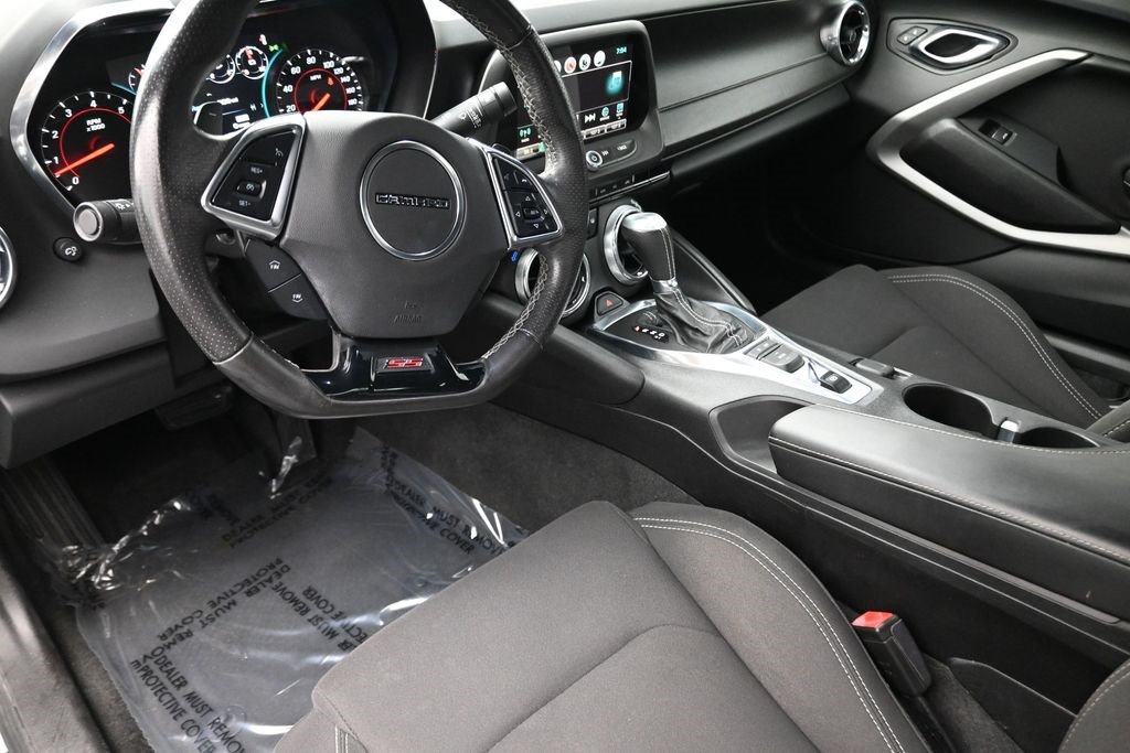 Used 2018 Chevrolet Camaro SS RWD image 13