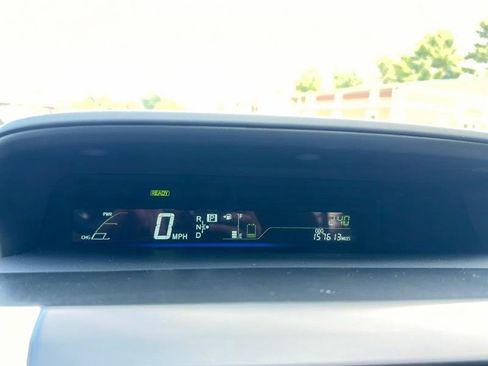Used 2014 Toyota Prius V Two FWD image 12