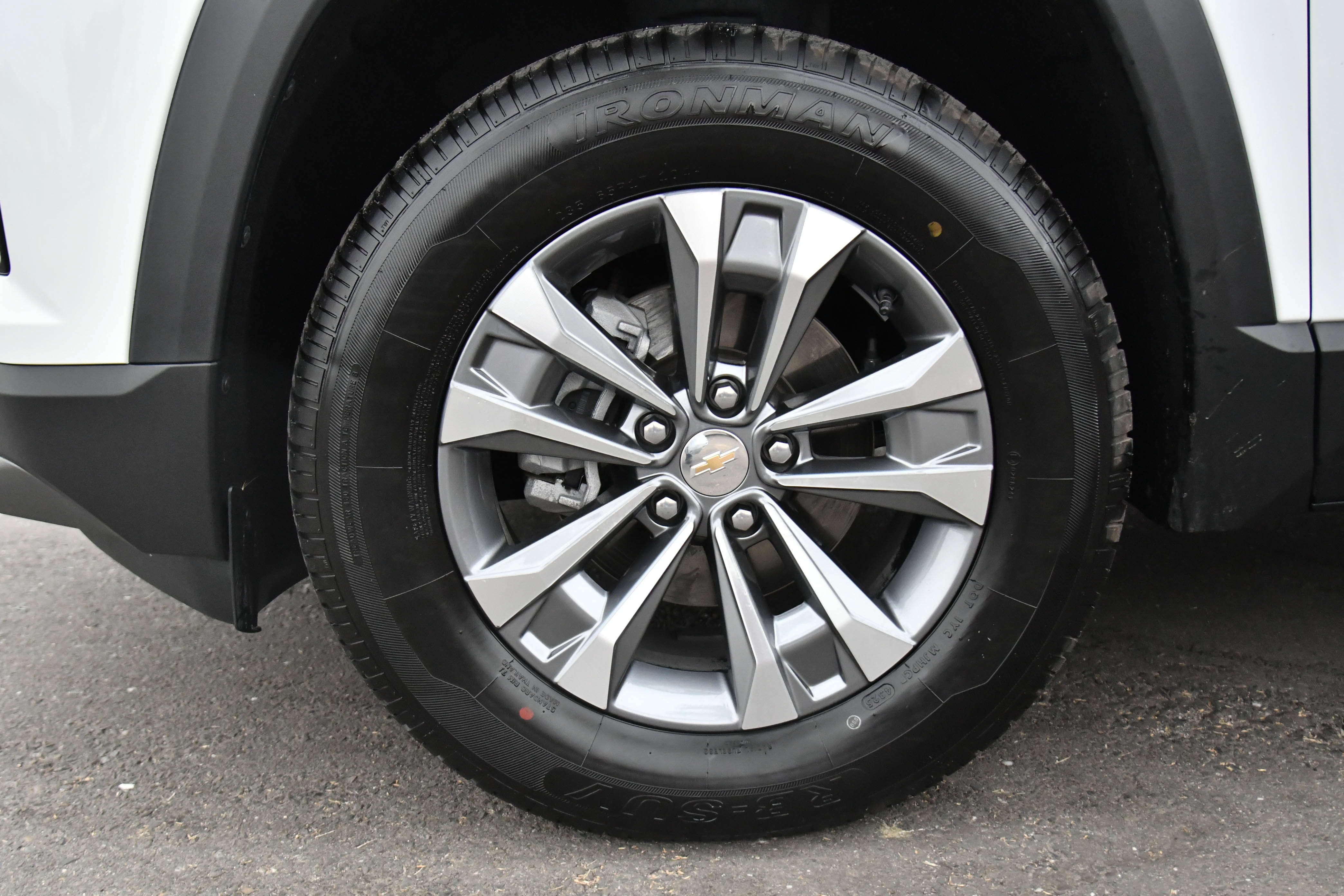 Used 2025 Chevrolet Equinox LT FWD image 12