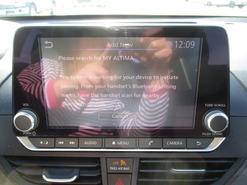 Used 2024 Nissan Altima 2.5 SV image 19