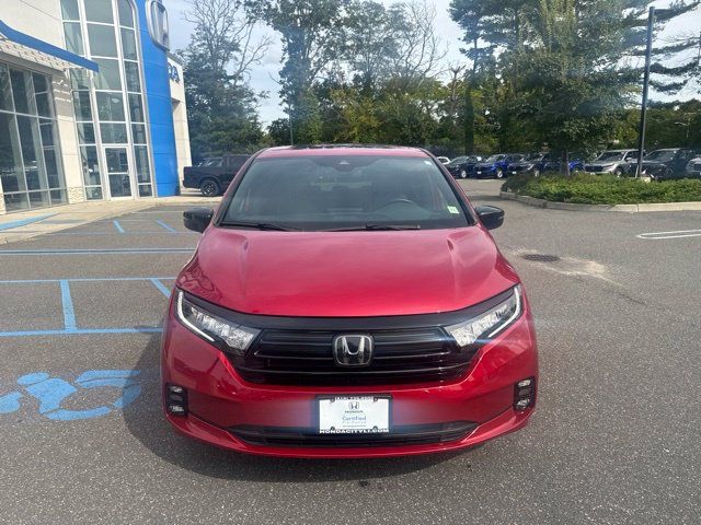 Used 2024 Honda Odyssey Sport image 3