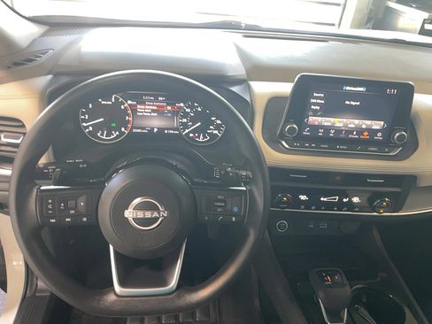 Used 2023 Nissan Rogue SV AWD/4WD image 13