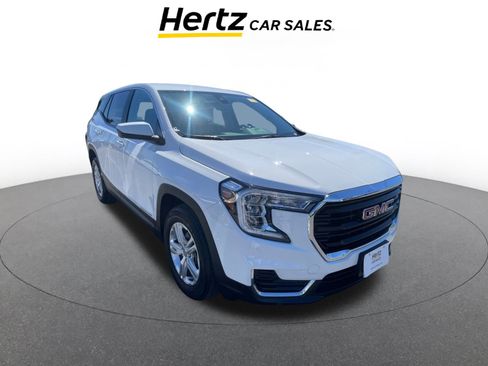 Used 2024 GMC Terrain SLE image 1