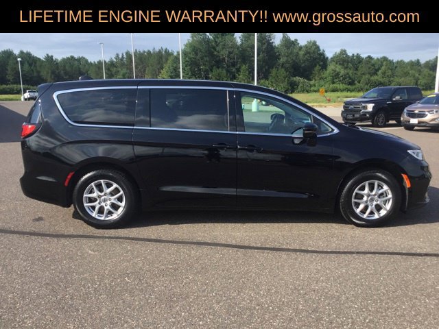 Certified 2024 Chrysler Pacifica Touring-L FWD image 11