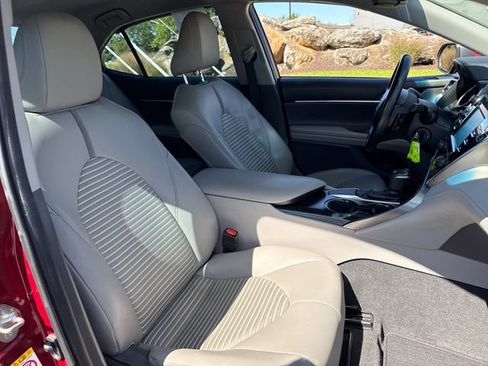 Used 2018 Toyota Camry SE FWD image 13