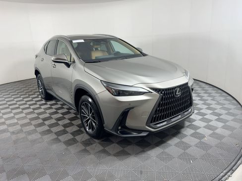 Used 2024 Lexus NX 250 FWD w/ Premium Package image 7