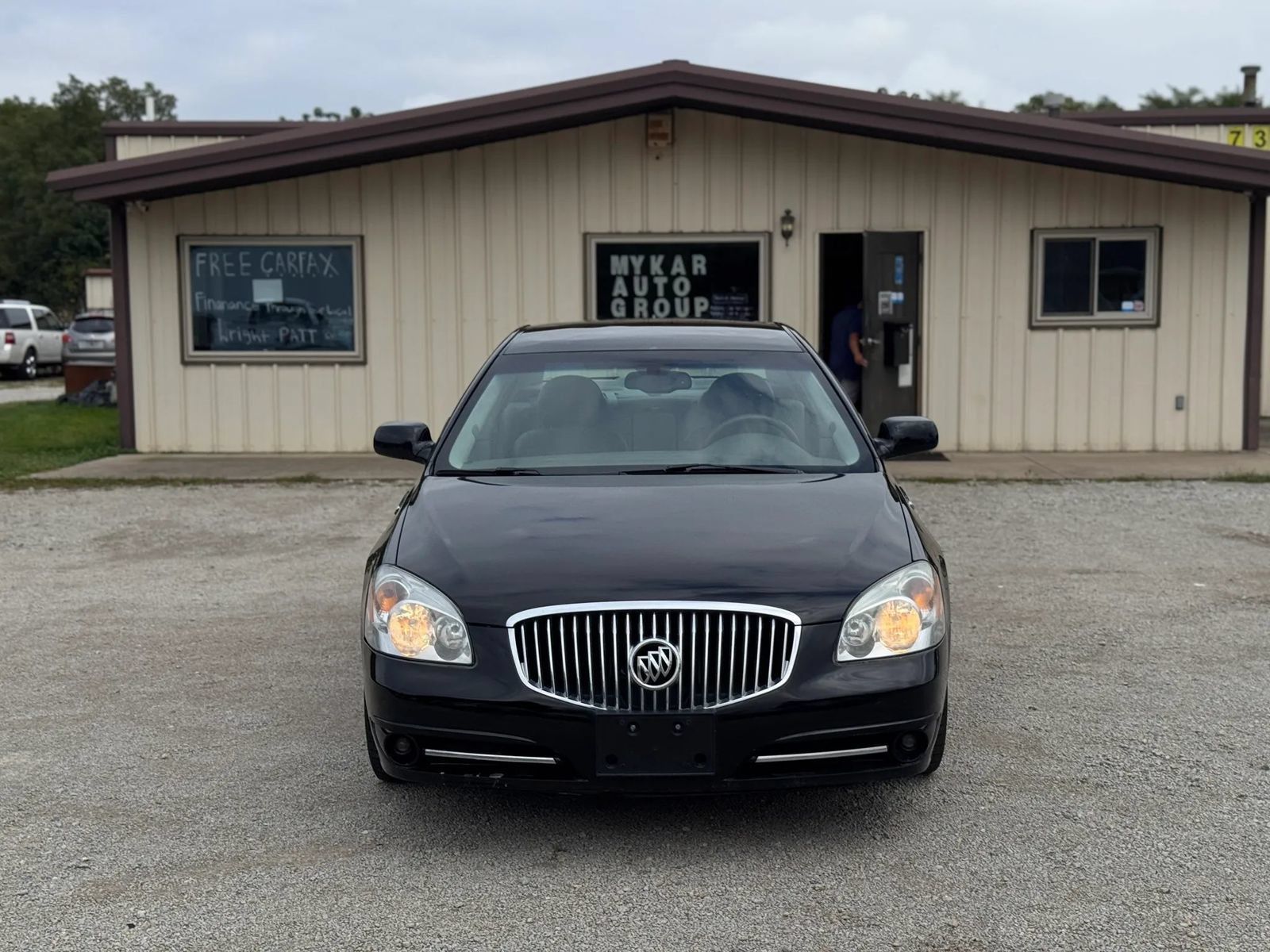 Used 2011 Buick Lucerne CXL FWD image 4