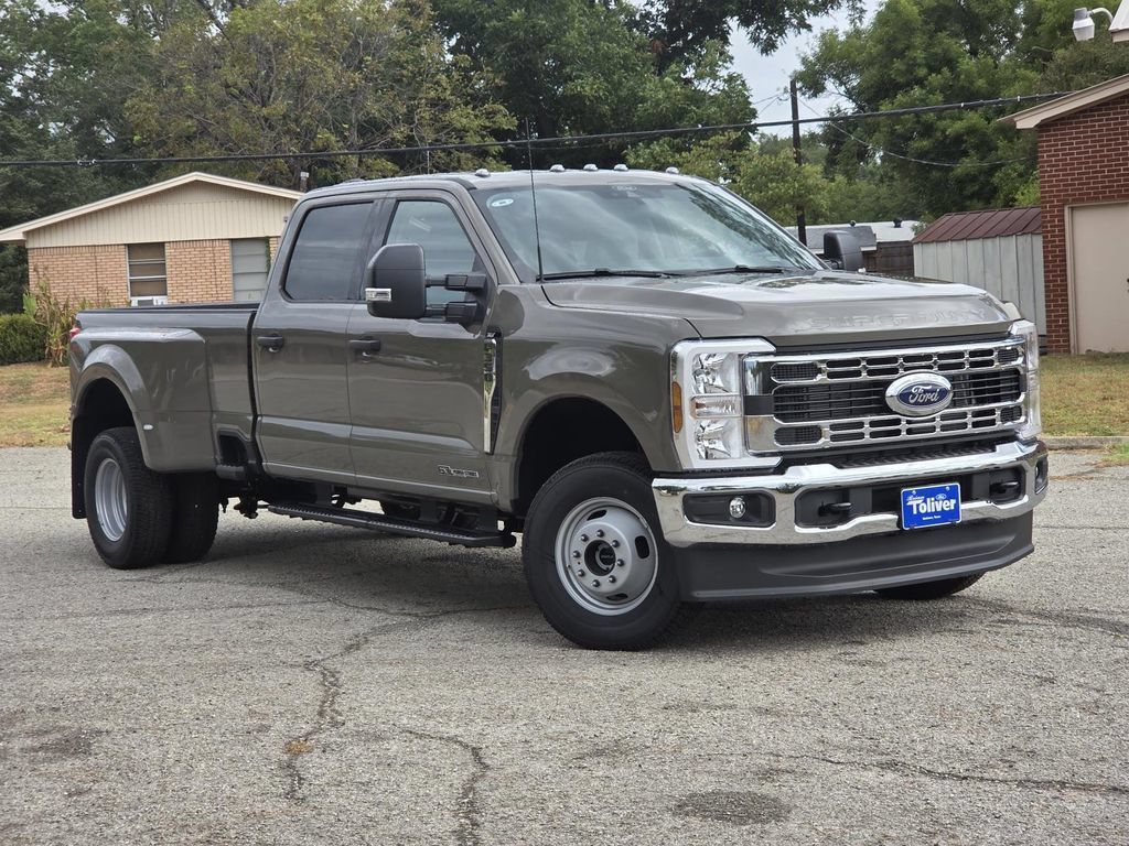 New 2026 Ford F350 XLT w/ FX4 Off-Road Package AWD/4WD image 2