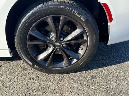 Used 2020 Dodge Charger SXT w/ Blacktop Package image 9